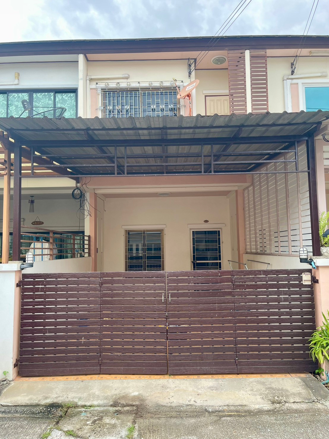 ขายทาวน์เฮาส์ 2 ชั้น หมู่บ้านปรารถนา ทาวน์ พลัส ระยอง เนินพระ พร้อมเฟอร์ฯ ทำเลดี น้ำไม่ท่วม