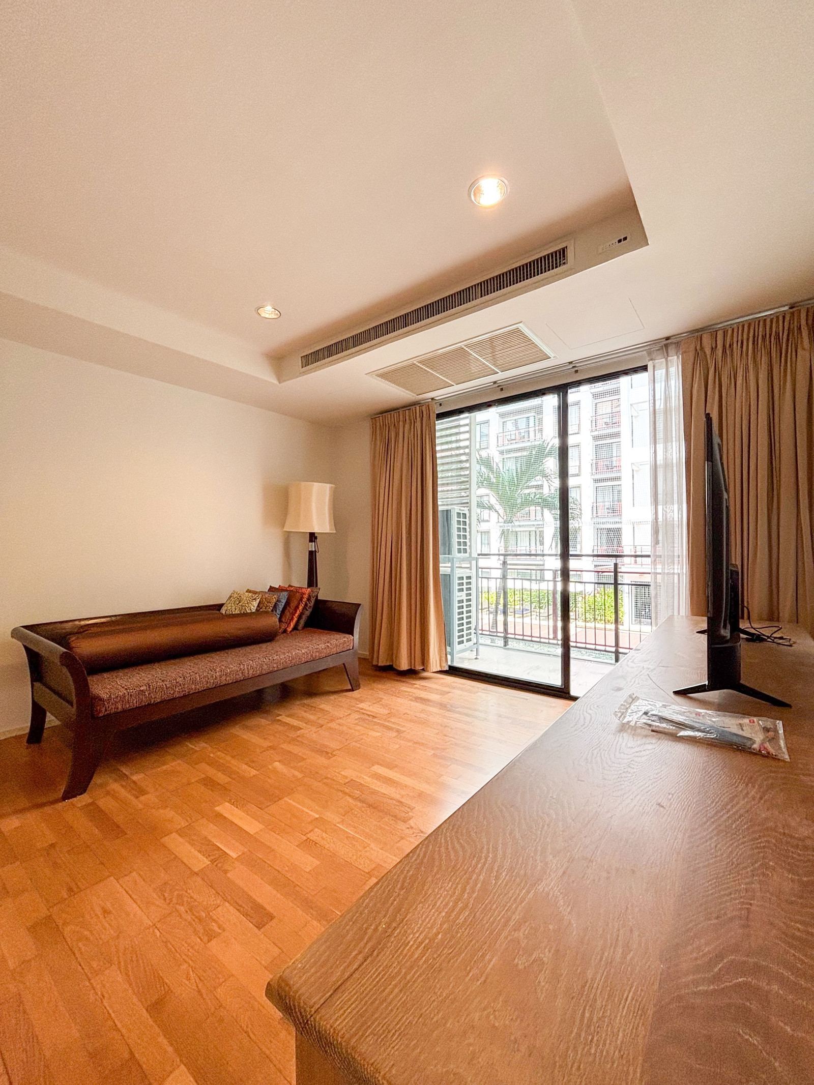 🏡 FOR RENT | Amanta Ratchada 🌿 Extra Spacious 84 sq.m. | Pool View | Resort-Style Living ✨ Newly Renovated + Brand-New Appliances | Ready to Move In