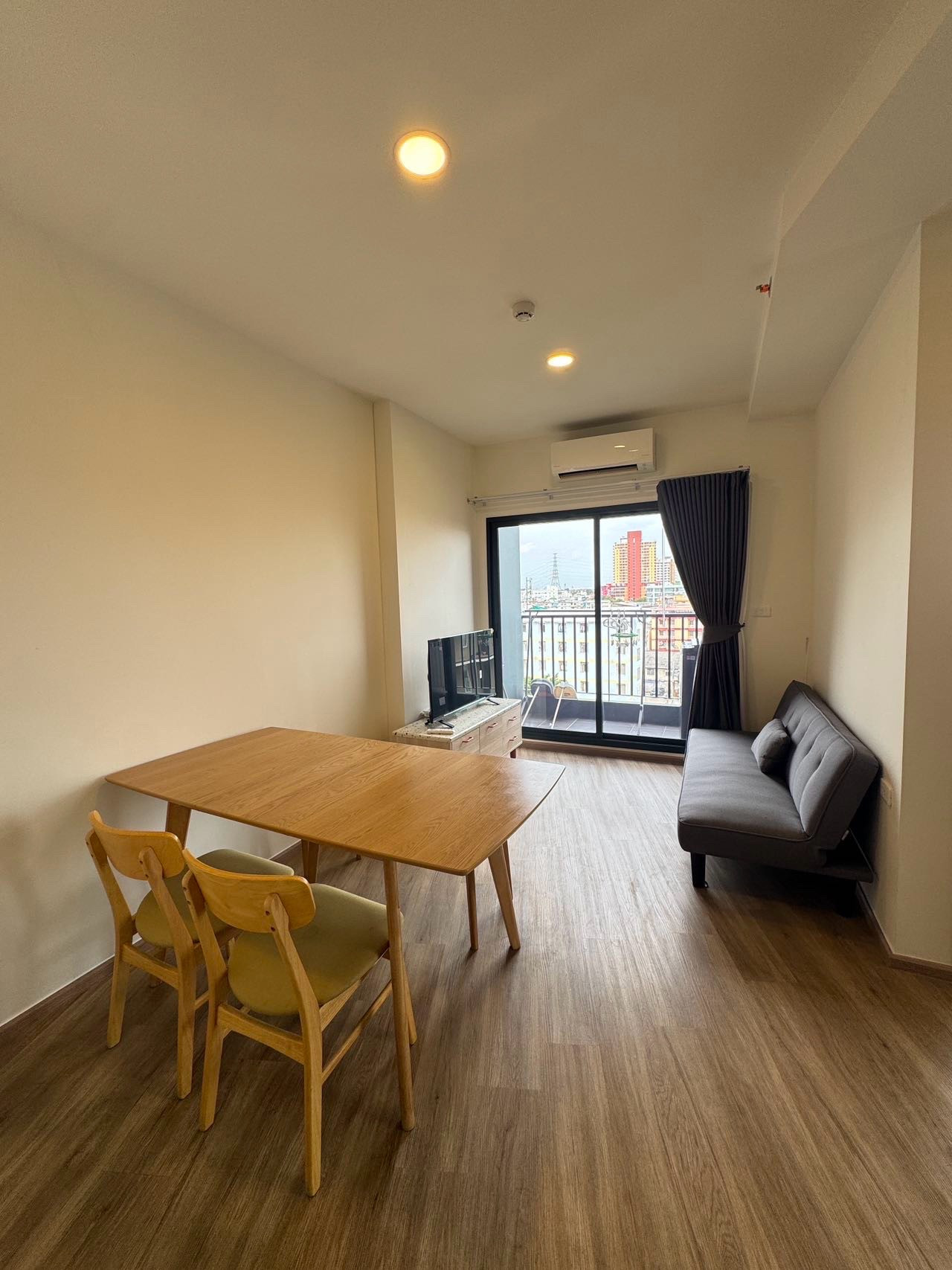 The stage mindscape ratchada huaikhwang 2 bedrooms, 1 bathroom❗️ Rental price 19,000 Lowest in the project Price: 23,000 yen. 168/29。 7th floor 45 SQM. **This is what happened** Its not like this. The stage mindscape ratchada huaikhwang 2 bedrooms, 1 bathroom❗️ Rental price 19,000 Lowest in the project Price: 23,000 yen. 168/29。 7th floor 45 SQM. **This is what happened** Its not like this.
