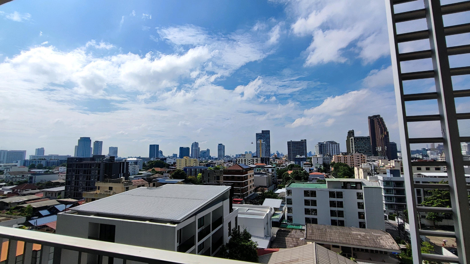ห้องว่างพร้อมเข้าอยู่ ห้องว่างพร้อมเข้าอยู่