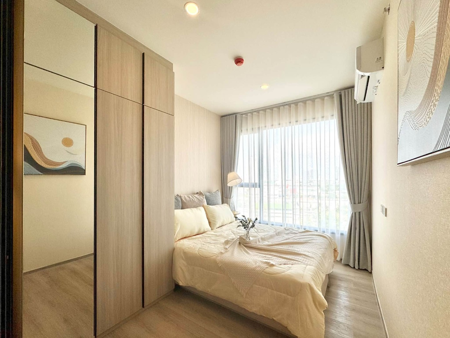 🔥Rent Now🔥 Origin Place Bangna, near SB Design Square Bangna. Fully furnished and ready to move in.