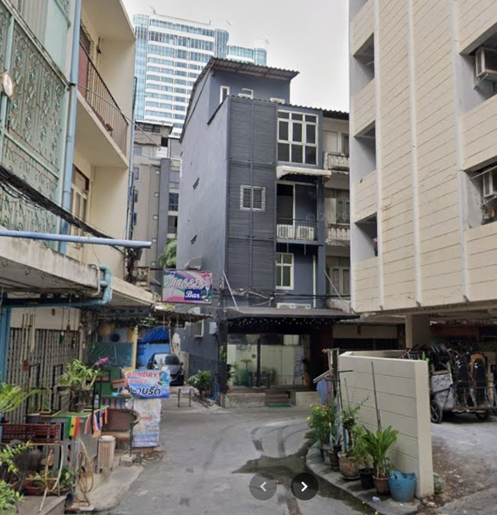 ขายตึกแถว 4ชั้นครึ่ง ปากซอยสุขุมวิท22 เดิน5นาทีถึง Emsphere