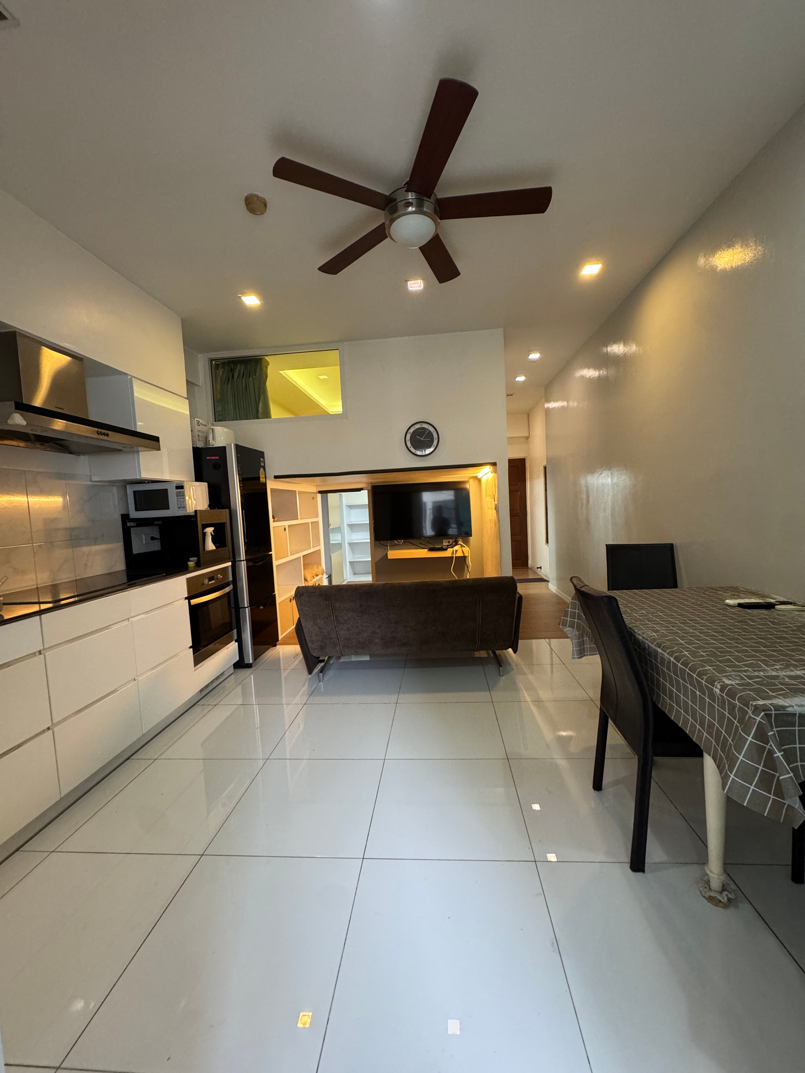 High Ceiling Duplex Loft for Rent at Silom Surawong Condominium – Fully Furnished, Near BTS Chong Nonsi / Saladaeng High Ceiling Duplex Loft for Rent at Silom Surawong Condominium – Fully Furnished, Near BTS Chong Nonsi / Saladaeng