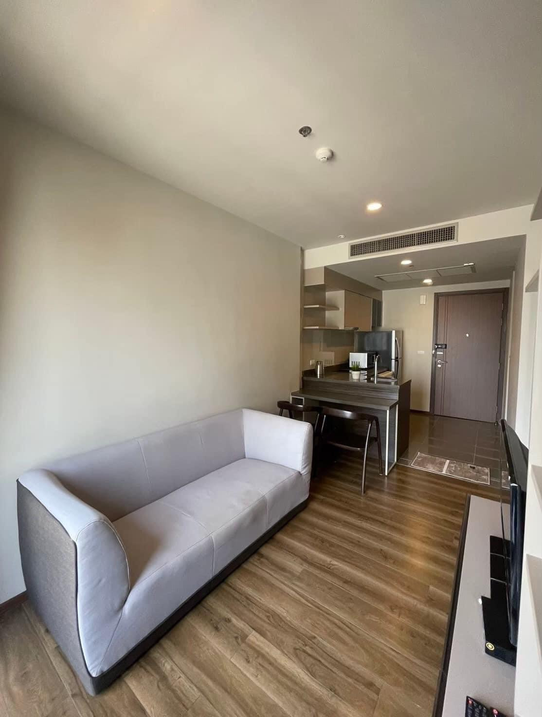 Unit Available at ONYX Phaholyothin Multiple units available—prices negotiable! Unit Available at ONYX Phaholyothin Multiple units available—prices negotiable!