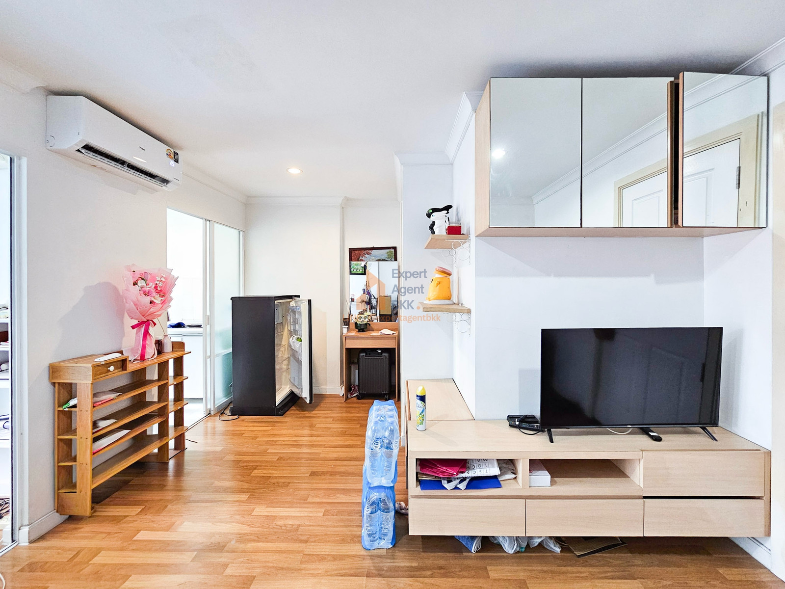ขาย/SALE : Lumpini Place Rama 9-Ratchada (ลุมพินี เพลส พระราม 9 - รัชดา) - 1 ห้องนอน LC211 ขาย/SALE : Lumpini Place Rama 9-Ratchada (ลุมพินี เพลส พระราม 9 - รัชดา) - 1 ห้องนอน LC211