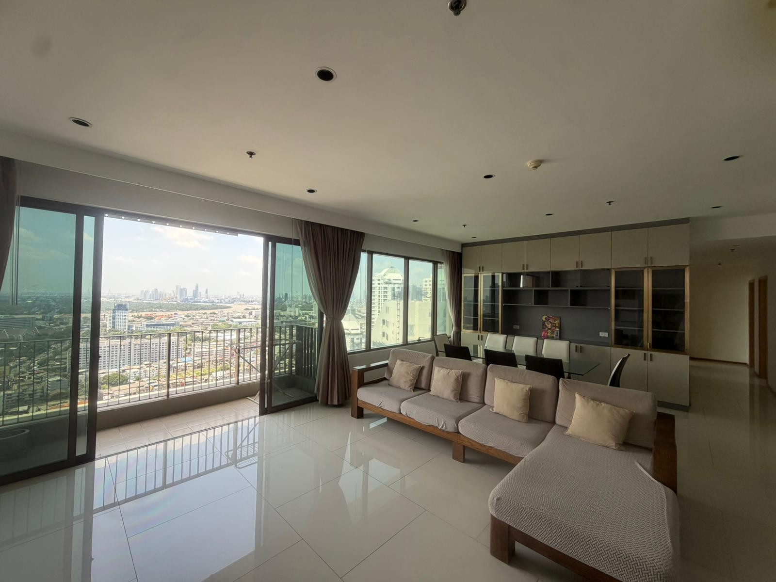 ⚡ ว่างแล้วห้องสวยมาก The Emporio Place 3 Bed 4 Bath 165 sqm 100,000 ติดต่อ 0968623850 ⚡  – รูปที่ 3