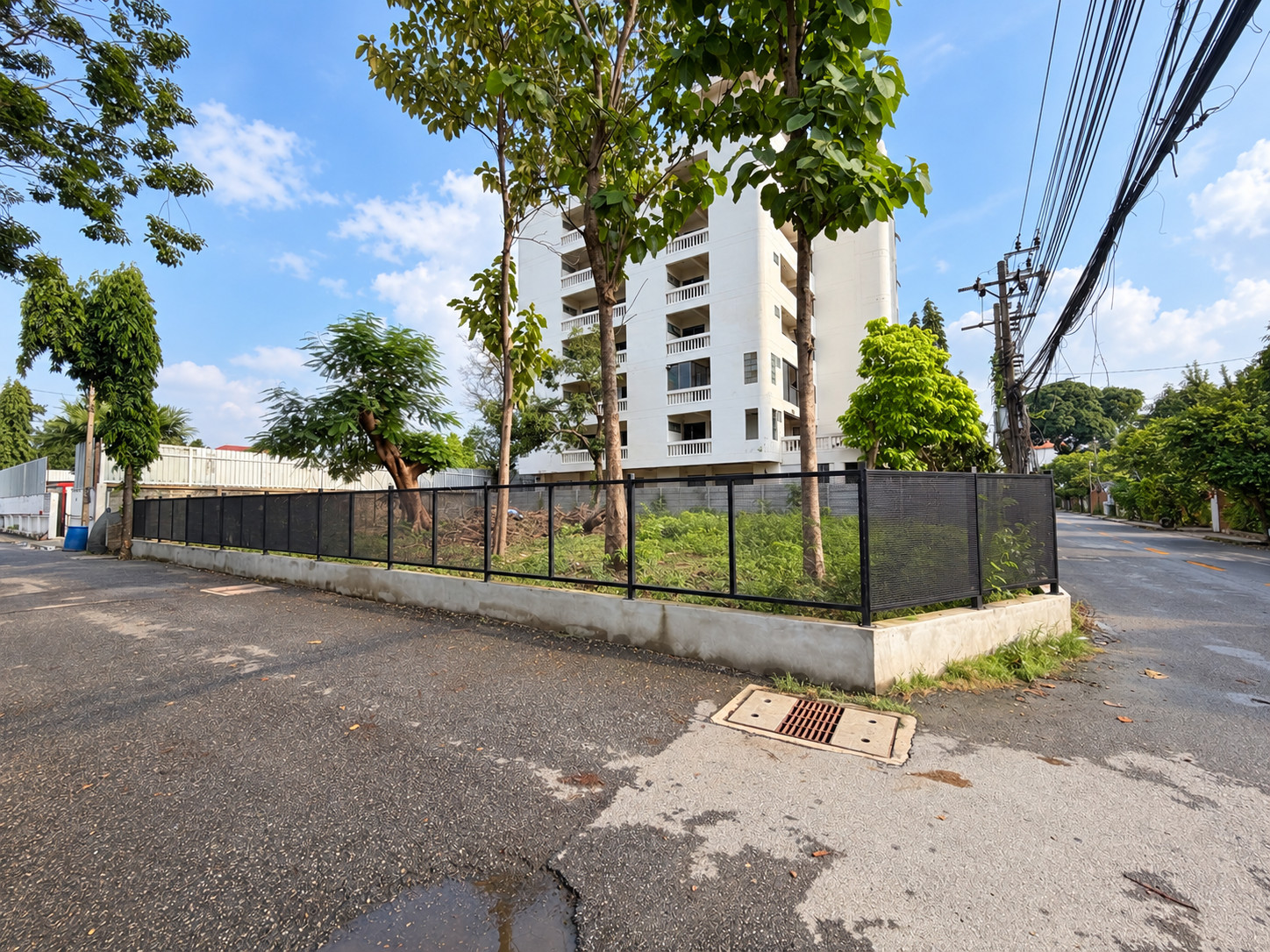 Corner plot of land for sale, 146 square wah, Pridi Banomyong 14, Intersection 3, Sukhumvit 71. – รูปที่ 4