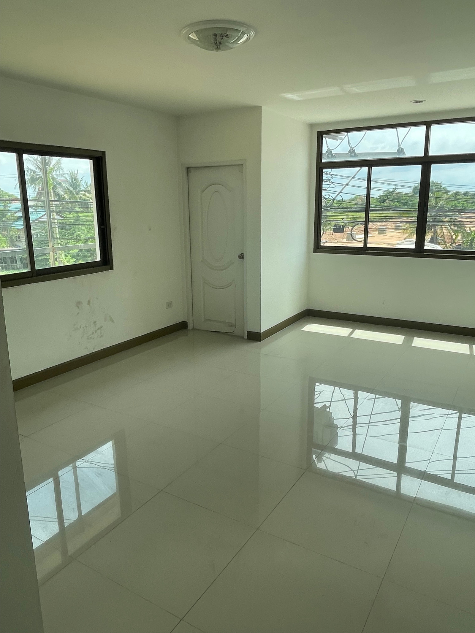 For sale: 3-story commercial building, Ban Ko, Samut Sakhon, next to Suan Som main road, ready to move in, 13,000 baht per month. – รูปที่ 4