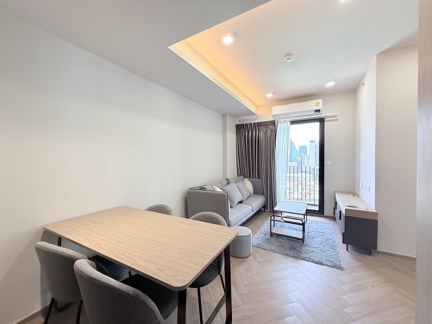 2 ห้องนอน 2 ที่จอด แค่ 32,000 บาท 2 ห้องนอน 2 ที่จอด แค่ 32,000 บาท