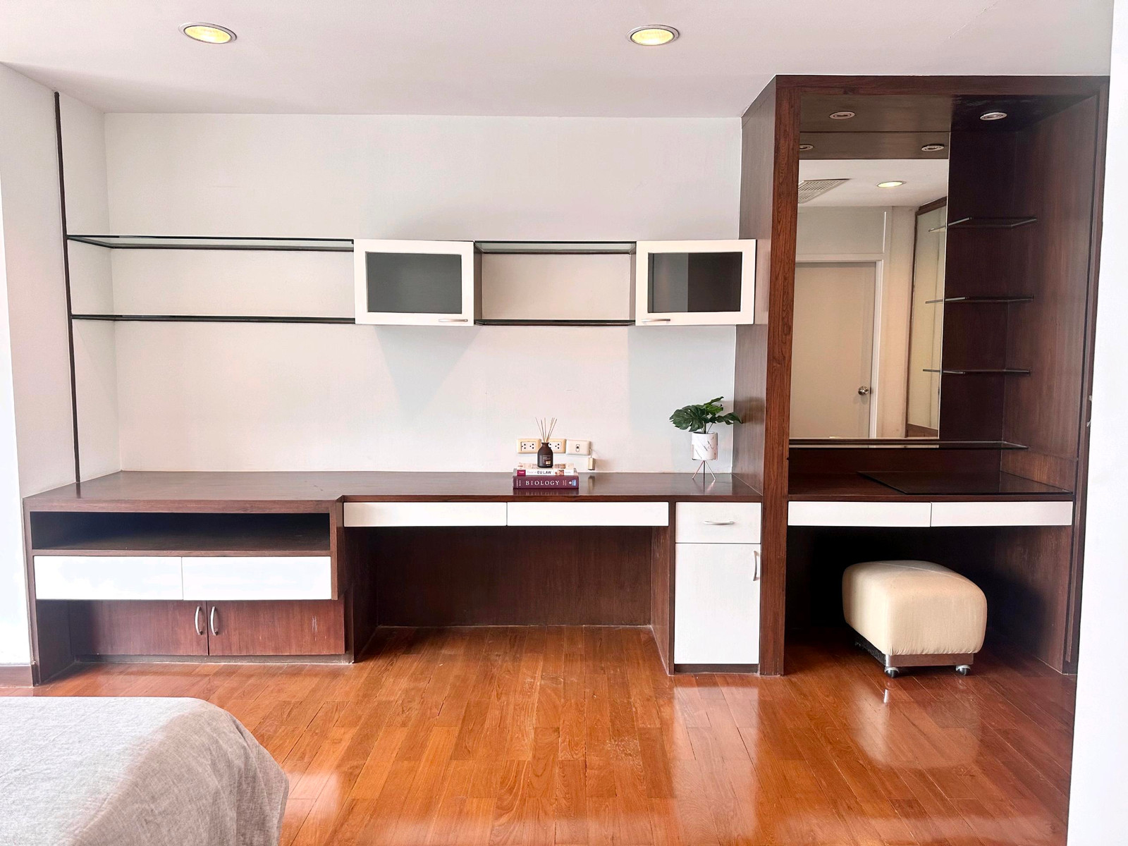 📌📌Available Royal Place 2 – BTS Ratchadamri 63 sq m. 1 bedroom 1 bathroom 22,000/month – รูปที่ 4