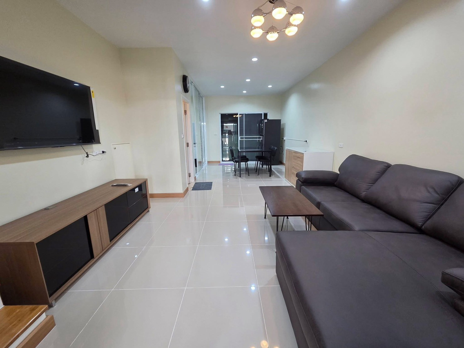 🏡 ให้เช่าทาวน์โฮม 3 ชั้น Villette City พัฒนาการ 38 3 ห้องนอน 3 ห้องน้ำ บ้านสวยสภาพใหม่เอี่ยม เพิ่งปรับปรุงและตกแต่งใหม่ทั้งหลัง พร้อมเฟอร์นิเจอร์และเครื่องใช้ไฟฟ้าครบ #บ้านใหม่ไม่เคยปล่อยเช่า #รับต่างชาติเคสบายเคส 🔥 ค่าเช่า 33,000 บาท/เดือน – รูปที่ 3