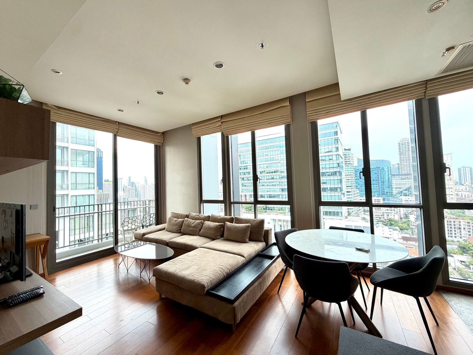 New room for rent, very good price, Quattro Thonglor, 2 bedrooms, 85 sq m, only 50,000 per/month. New room for rent, very good price, Quattro Thonglor, 2 bedrooms, 85 sq m, only 50,000 per/month.