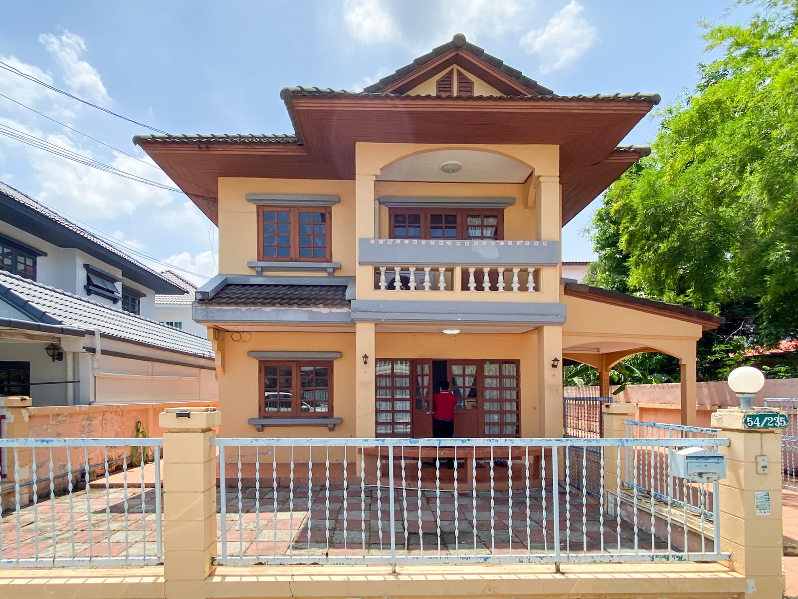 🏡 ขายด่วน! บ้านเดี่ยว 2 ชั้น แปลงมุม หมู่บ้านศราวัณวิลล์ ซอย 12 เนื้อที่ 52 ตร.วา 4 นอน 2 น้ำ จอดรถ 3 คัน ทำเลติด Central แจ้งวัฒนะ & ใกล้ MRT เพียง 5.5 ล้านบาท! 🏡