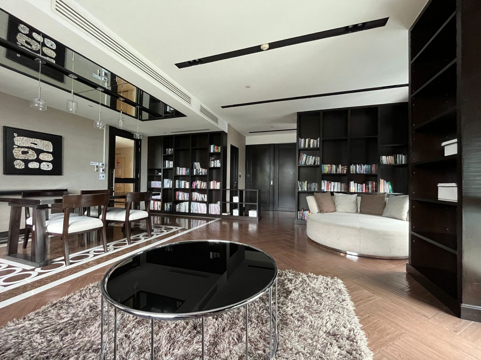 🌟 ห้องแต่งสวย ลดพิเศษ! Villa Asoke 1 Bed 1 Bath 52 sqm 22,000 ติดต่อ 0968623850 🌟 – รูปที่ 2