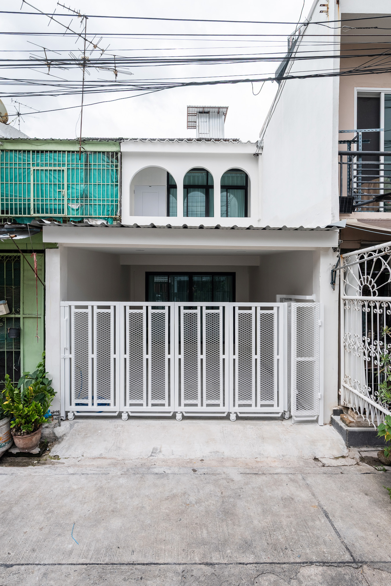 🧲 Urgent sale! Newly renovated townhouse In the heart of Ratchada-Huai Khwang, close to MRT, only 800 m., no common fees! 🧲 Urgent sale! Newly renovated townhouse In the heart of Ratchada-Huai Khwang, close to MRT, only 800 m., no common fees!