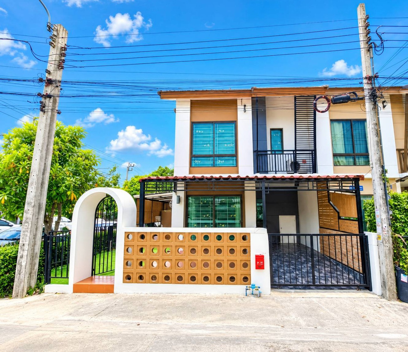 🏡 Behind the corner of the alley Non-flooding project Buanakarin Road Near Mega Bangna
