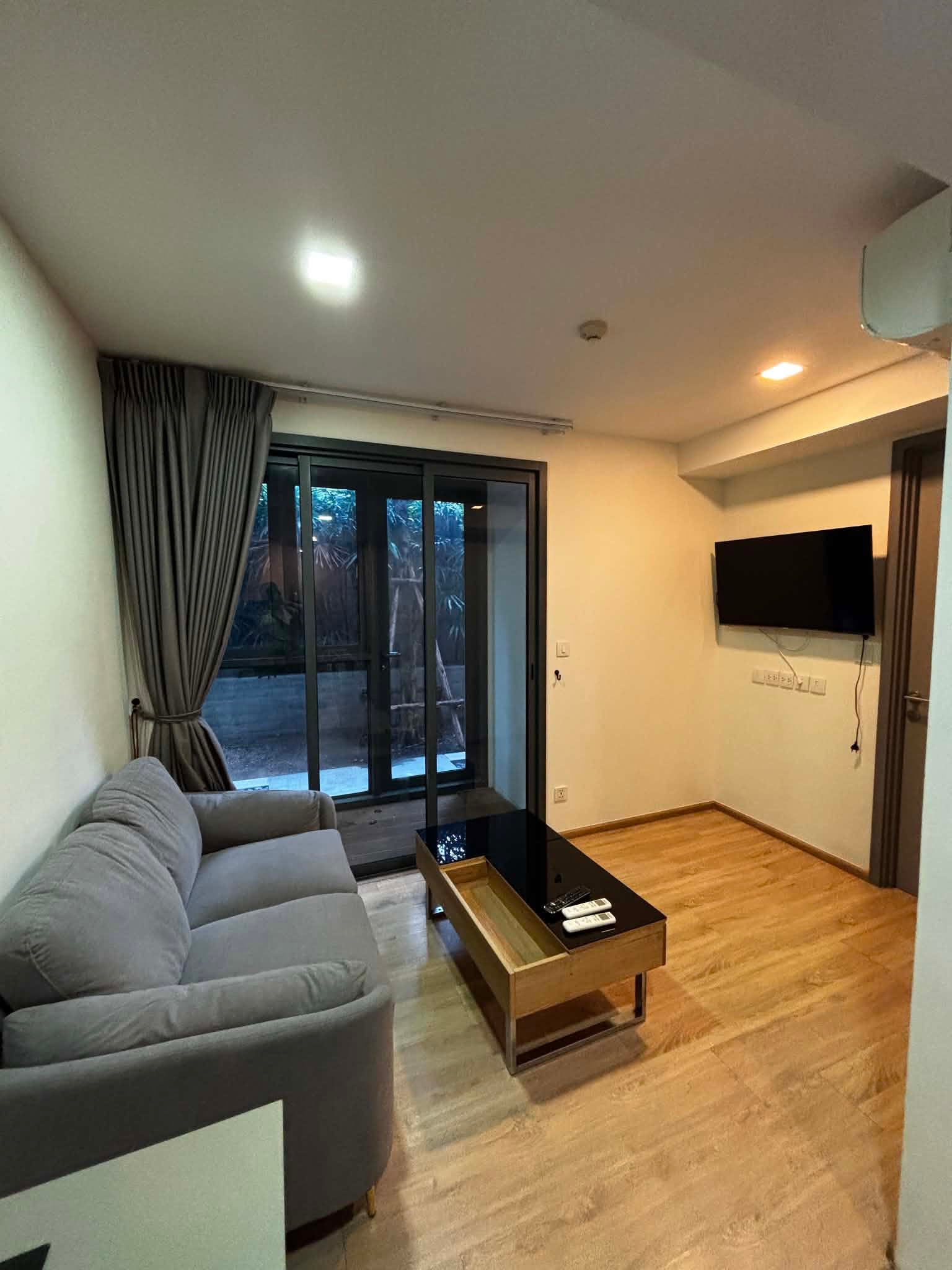 Taka Haus ห้องชั้น 1 🍂เปิดไปสวนได้เลย!🌱