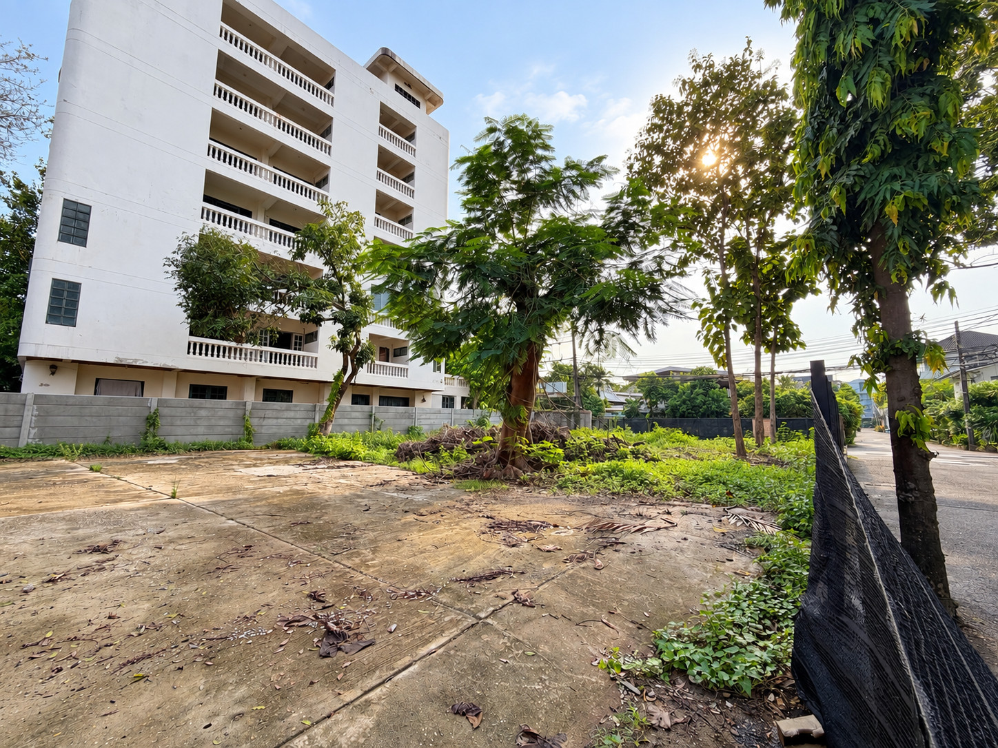 Corner plot of land for sale, 146 square wah, Pridi Banomyong 14, Intersection 3, Sukhumvit 71. – รูปที่ 2
