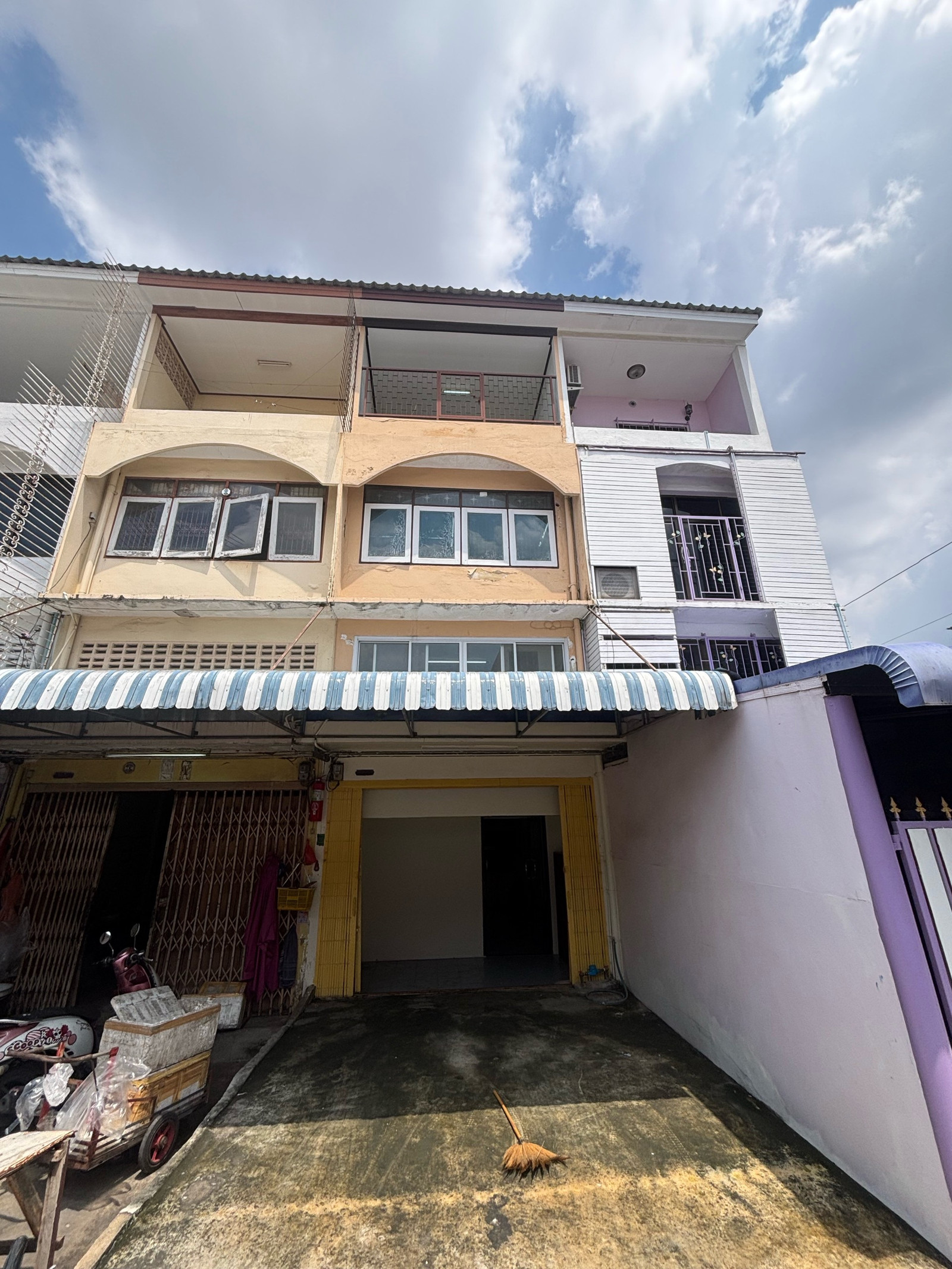 ให้เช่าบ้านทำเล อิสรภาพ เพชรเกษม ท่าพระ จรัญสนิทวงศ์ ใกล้โรงเรียน ศิริราช ราคา 12,000 บาท