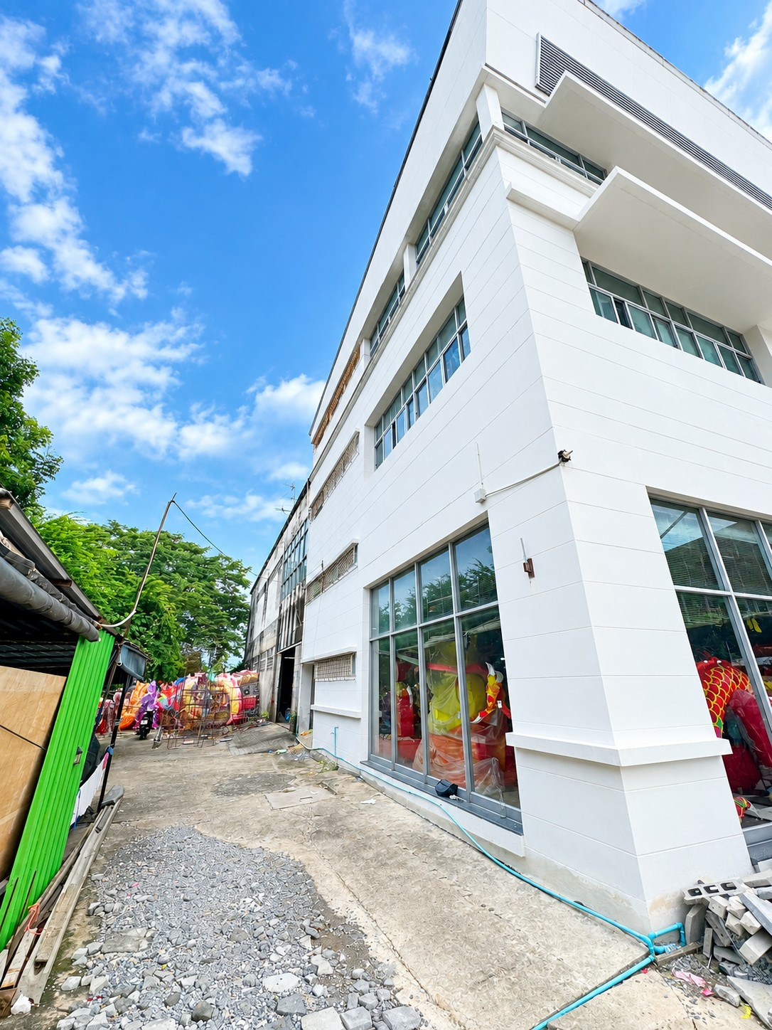 ขายอาคารพาณิชย์ 3 ชั้นครึ่ง 4 คูหา เพชรเกษม 48 พื้นที่ 286 ตร.ว. จอดรถได้ 10 คัน ทำเลดี  – รูปที่ 3