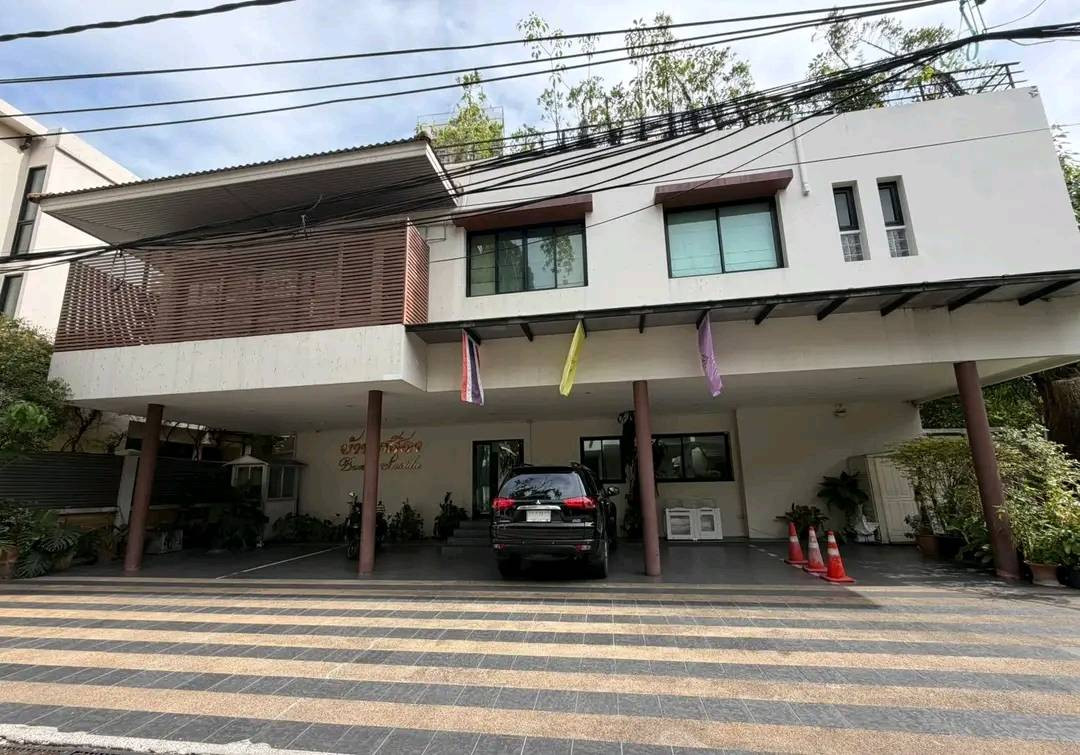 Rent Baan Sasida, 3 Bed Duplex Pet friendly BTS Phrom Phong – รูปที่ 2