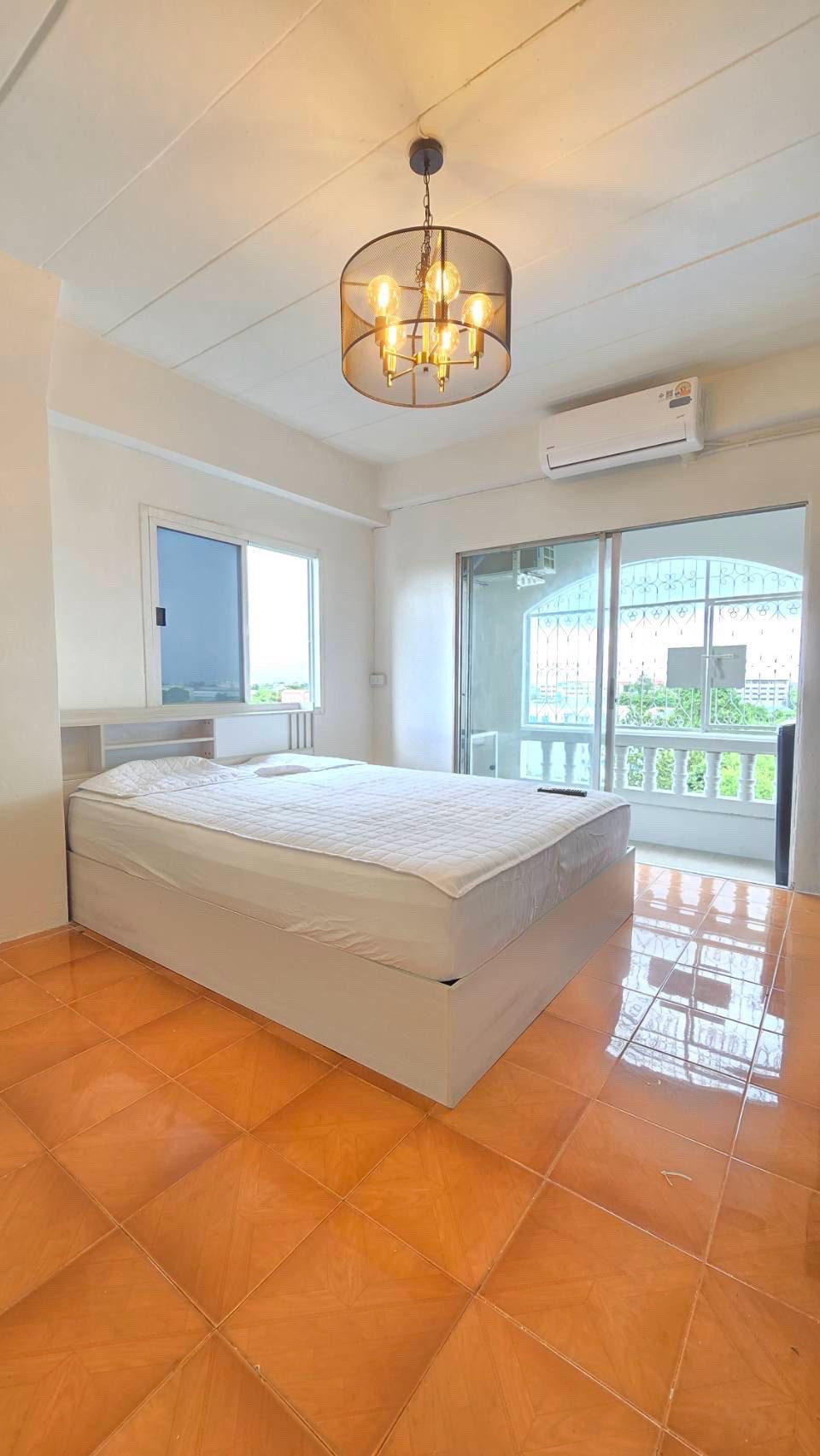 ขายห้องพร้อมผู้เช่า รับรายได้ทันที ค่าเช่า 4,000 บาท/เดือน