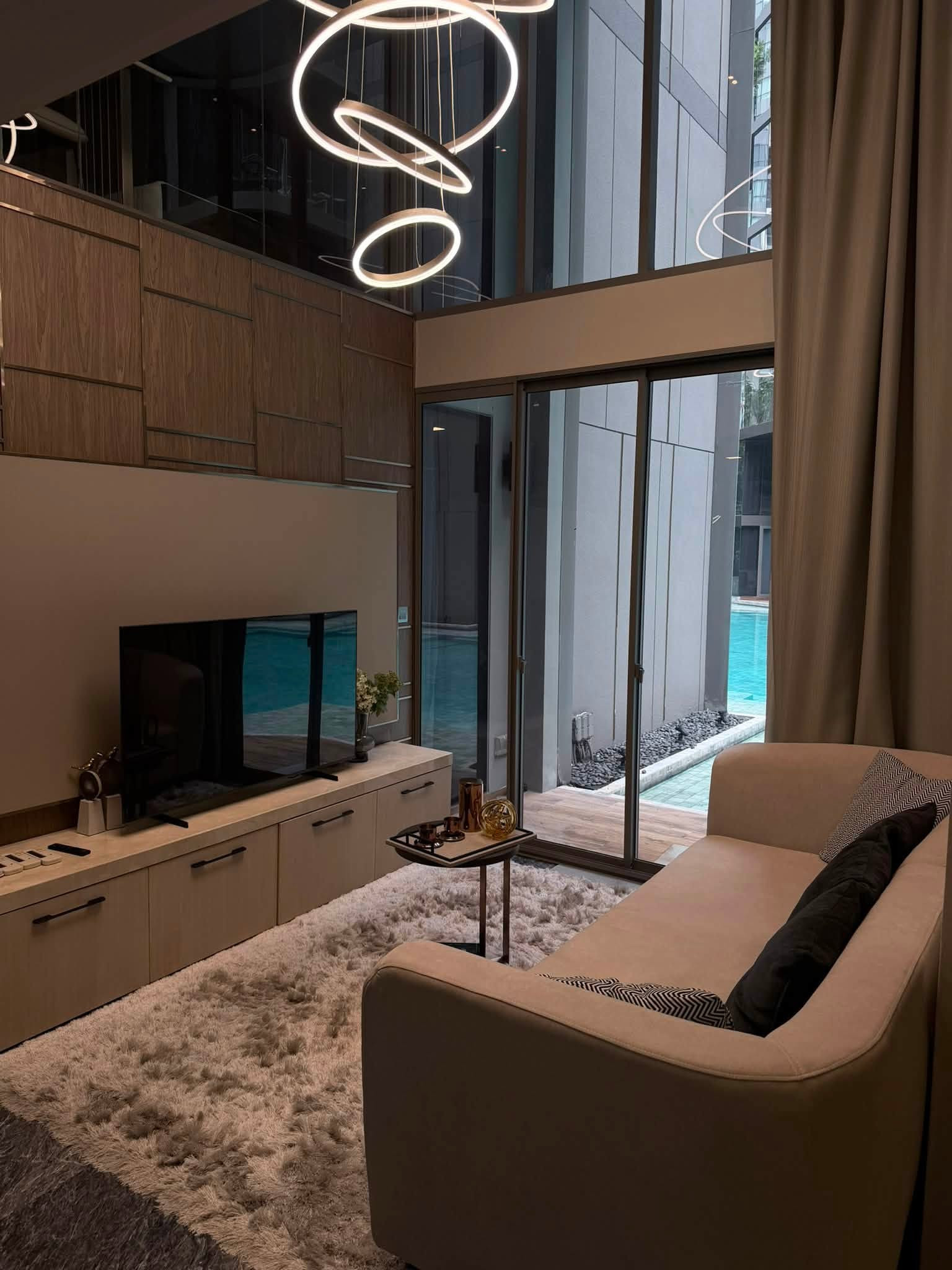 🏡 Luxury condo in the heart of Sukhumvit | Pool Access 2 floors 📍 Sukhumvit 41, Khlong Tan Nuea, Watthana, Bangkok