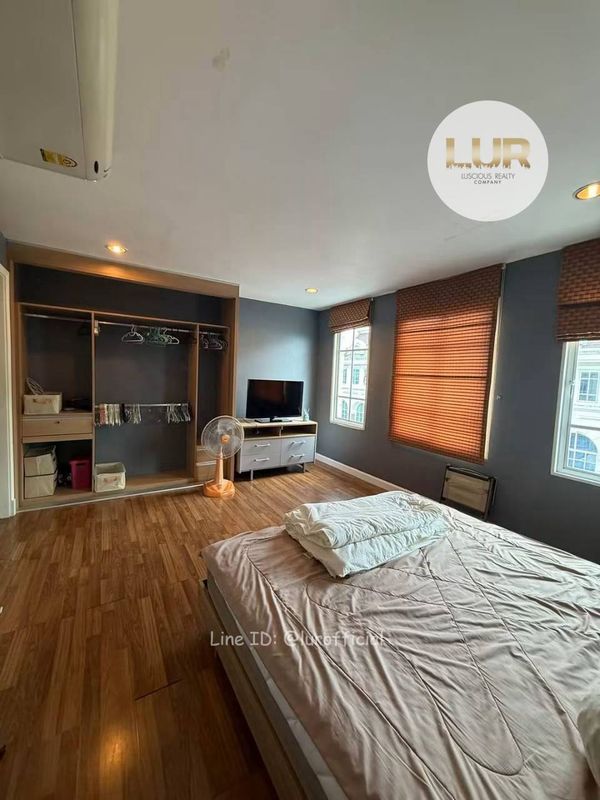 For Rent บ้านทาวน์เฮ้าส์ 3 ชั้น สามารถเปิดเป็น Home Office ได้ | Plus City Park Rama 9 - Hua Mark