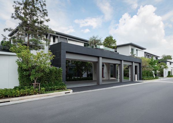Ultra-Luxury House for Sale in Krungthep Kreetha with Private Pool and lift in a Flood-Free Project, One of Bangkok’s Most Sought-After Residential Areas Near Leading International Schools