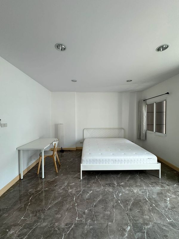 Grand De Ville Srinakarin ( MRT Suan Luang Rama 9 ) (5 Bed + 4 Bath) (DL-02) / line: @condo66