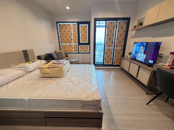 Life Sathorn Sierra, beautiful new room, available and ready for rent, 1 bedroom, near BTS Talat Phlu, fitness 24 hrs., very beautiful central area.
