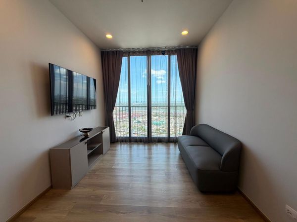For Rent 2 Bedroom Oka Haus rent 35,000 baht contact 0869017364