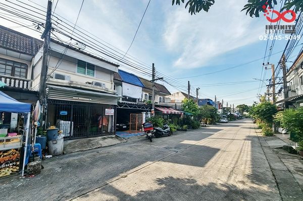 2-story townhouse for sale, Sena Village 88, Khlong Lam Chiak 6, Nuanchan 17, Kaset-Nawamin.