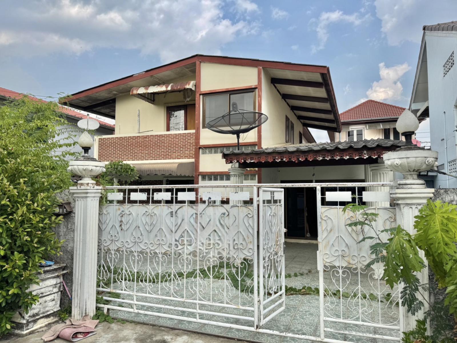 For Sale House , 2521 Village Suanphak 44   , Chimphli , Taling Chan , Bangkok , CX-178924