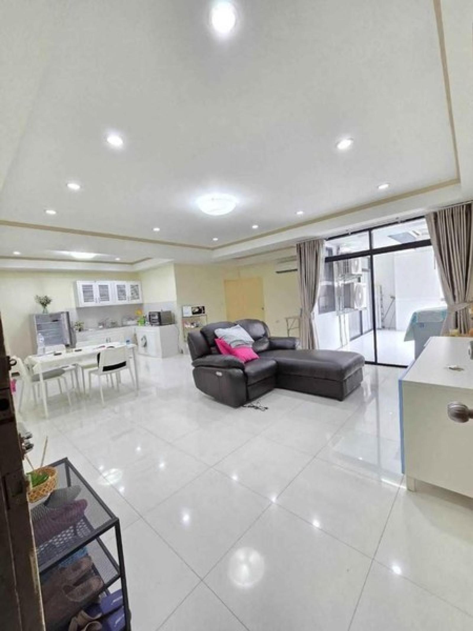 (A033757) St. Charm – รูปที่ 2