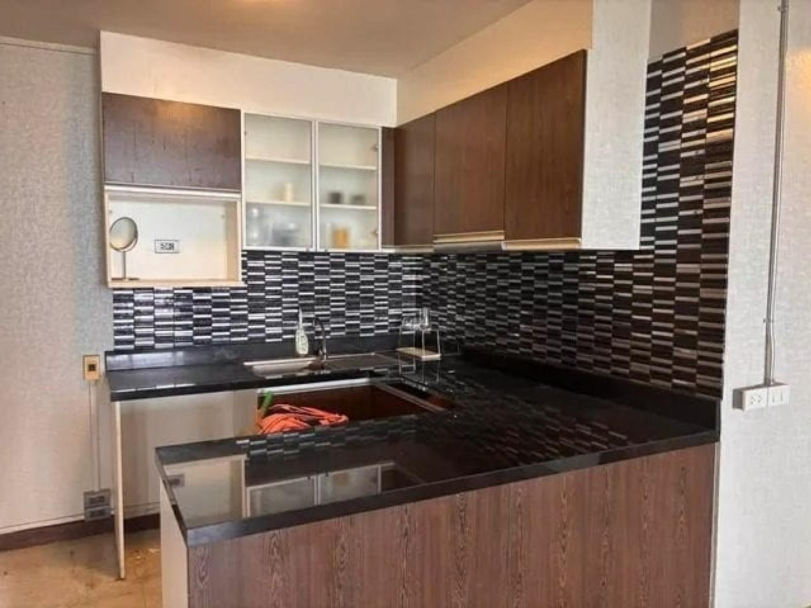 (A010188) Lake View Condominium