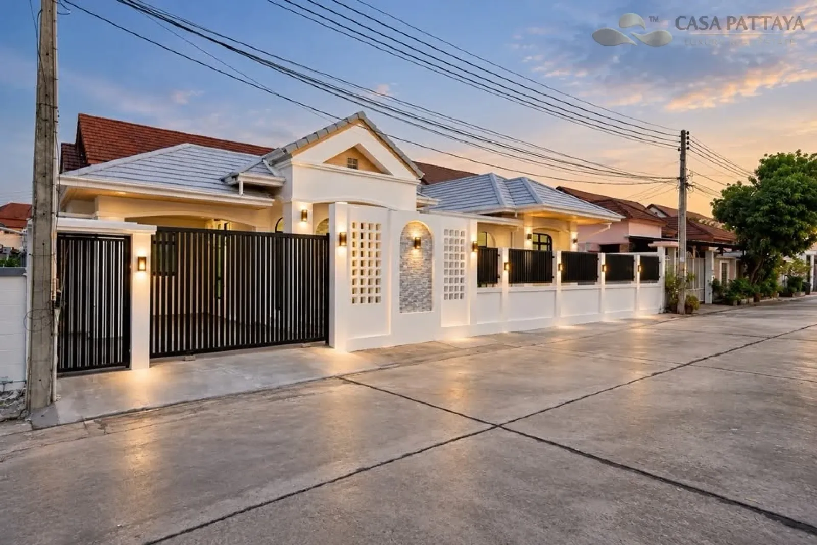 Modern Classic Single House for Sale at Ta Tawan Village – Elegant and Private Modern Classic Single House for Sale at Ta Tawan Village – Elegant and Private
