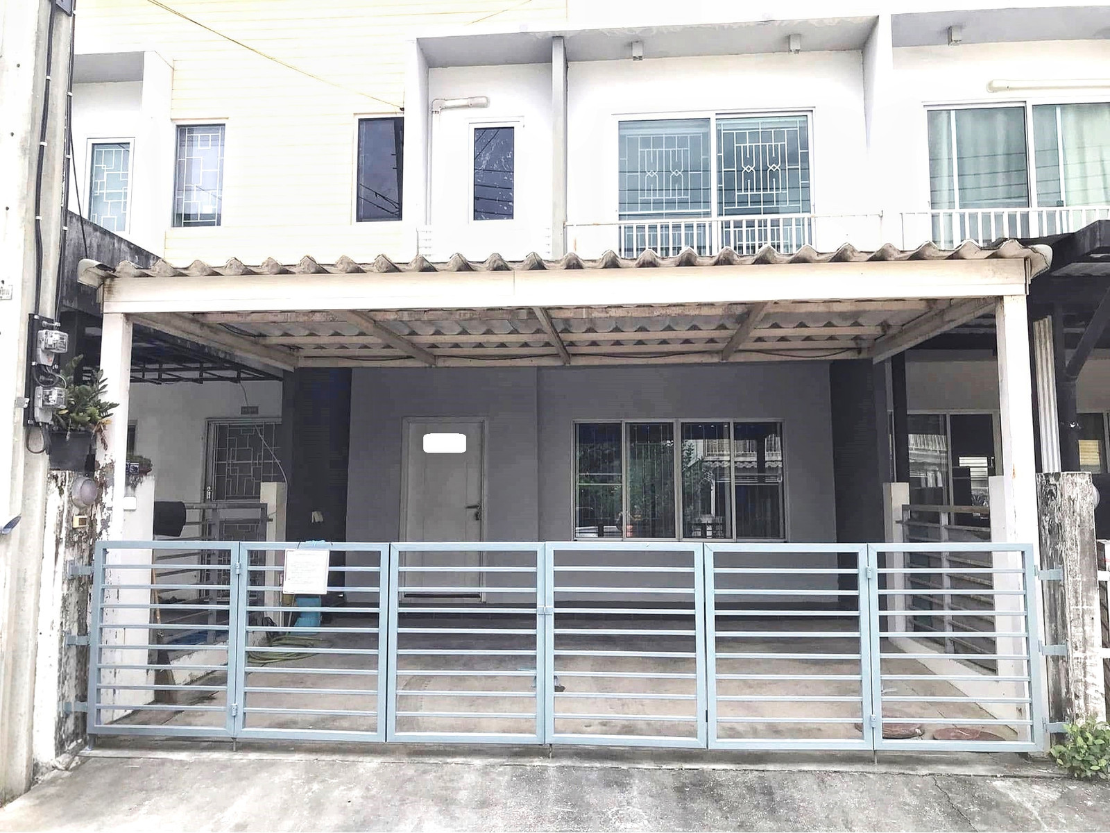 2-story townhome for rent, The Connect 20 Village, near the expressway, added kitchen and parking roof, ready to move in.