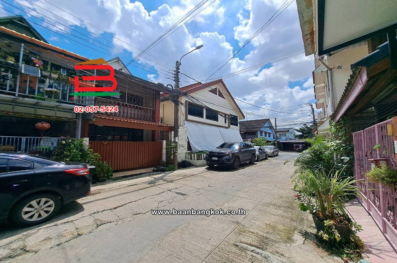 ทาวน์เฮาส์ 2 ชั้น เนื้อที่ 16 ตร.ว. หมู่บ้านฉัตรแก้ว ถนนแฮปปี้แลนด์ แขวงคลองจั่น บางกะปิ – รูปที่ 2