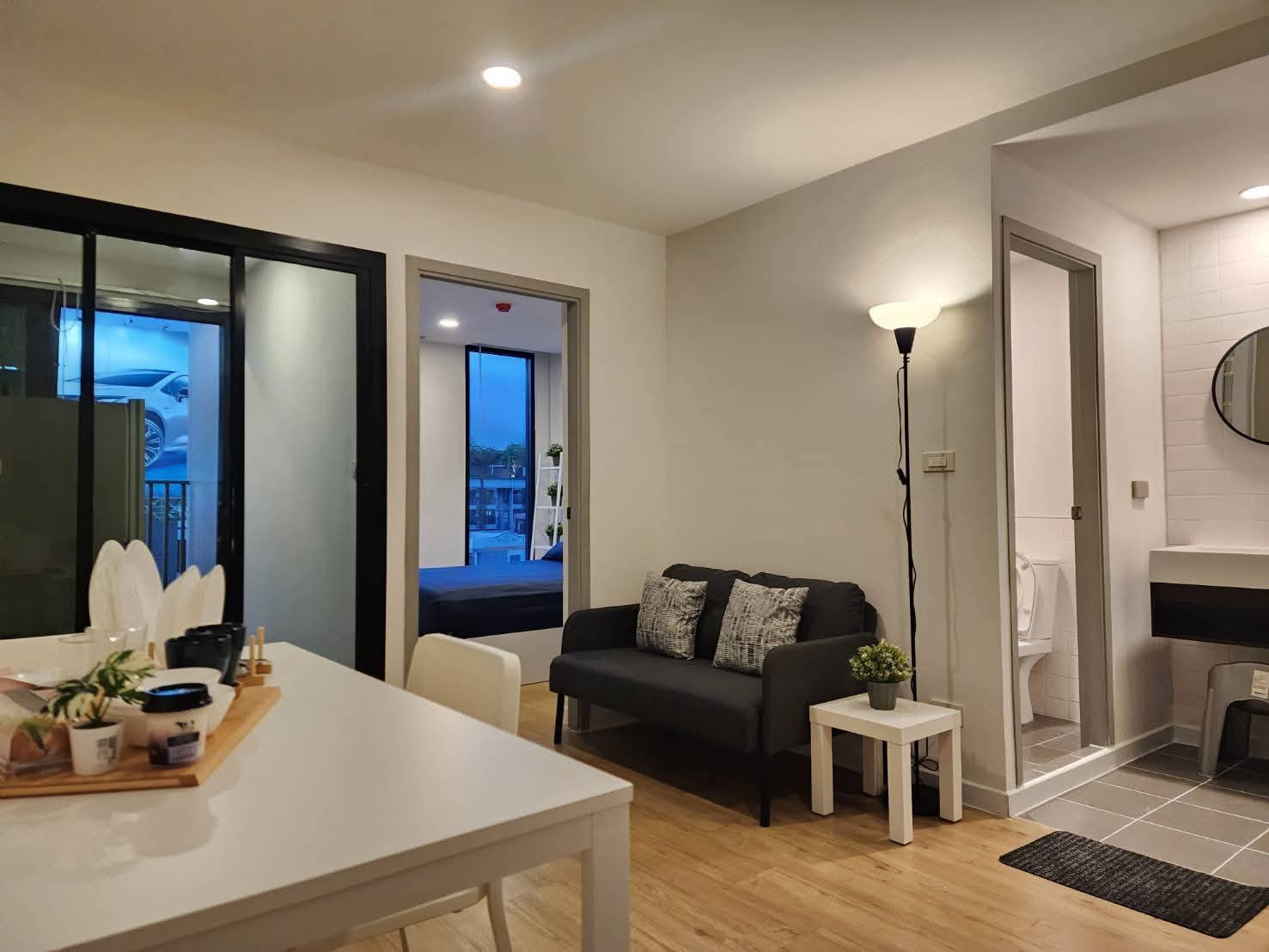 ขายถูกมาก!! คอนโด Attitude BU Condo ห้องสวย เฟอร์ครบ ติดถนนพหลโยธิน ตรงข้าม ม.กรุงเทพ ใกล้ฟิวเจอร์พาร์ค – รูปที่ 2