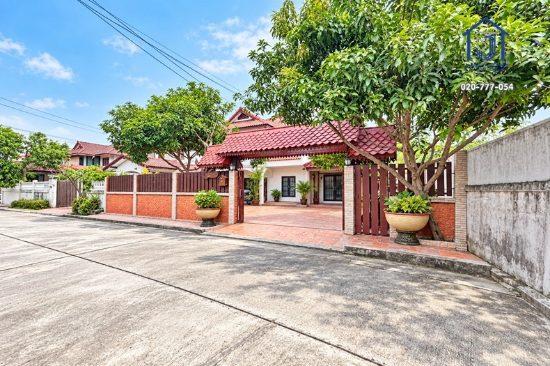 2-story detached house for sale, Don Mueang Village, 2 villas along Soi Permsin 16, near BTS Saphan Mai and Chalong Rat Expressway. 2-story detached house for sale, Don Mueang Village, 2 villas along Soi Permsin 16, near BTS Saphan Mai and Chalong Rat Expressway.