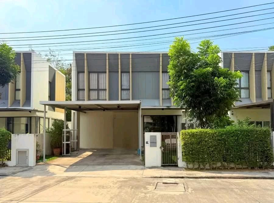 บ้านเดี่ยว AQ SHADI พหลโยธิน–รังสิต  2 ชั้น ใกล้ ม.กรุงเทพ &amp; ม.ธรรมศาสตร์ รังสิต 🎓 ทำเลเด่น ใกล้ 2 มหาวิทยาลัย • มหาวิทยาลัยกรุงเทพ รังสิต • มหาวิทยาลัยธรรมศาสตร์ รังสิต • อยู่ในทำเลระหว่างสองมหาวิทยาลัย เดินทางสะดวก