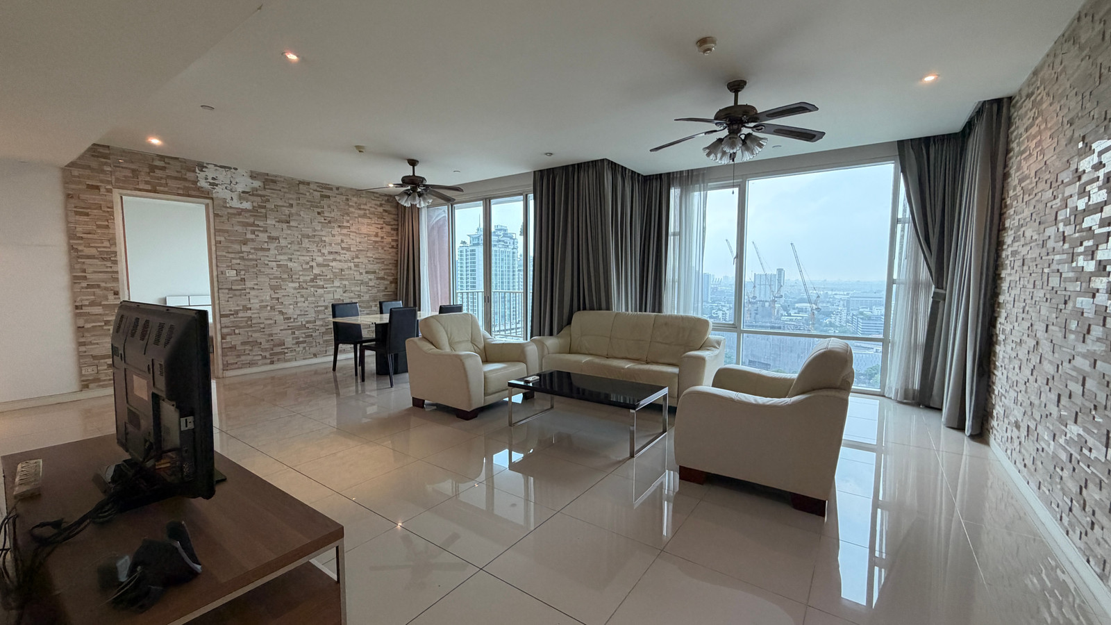 FQ Condo for sale Fullerton sukhumvit - 3 bedrooms, 3 bathrooms - 152.47 sq m - for sale 19,900,000 baht [KOs2610002]