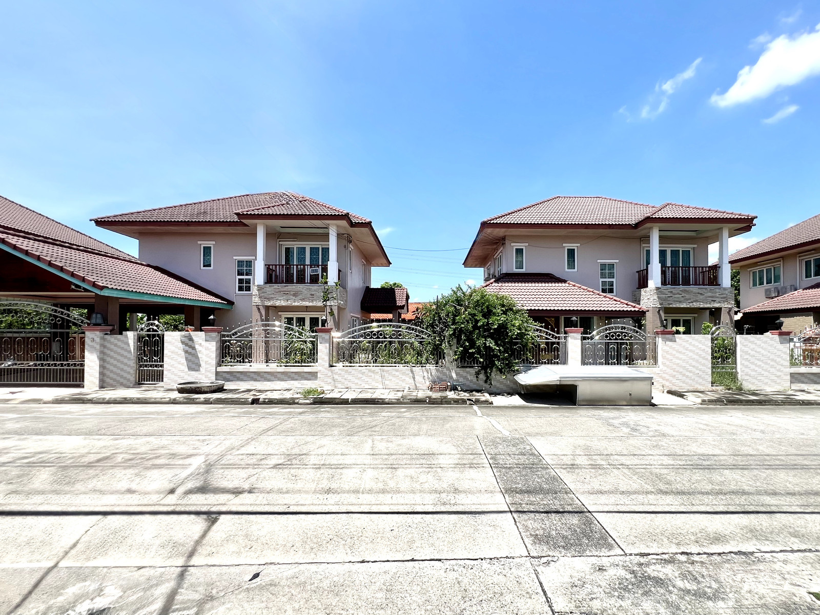 House for sale, Supakorn Private Home, 2 houses next to each other, 144 sq m, Bang Kruai-Sai Noi Rd. Opposite Sai Noi Electricity Station House for sale, Supakorn Private Home, 2 houses next to each other, 144 sq m, Bang Kruai-Sai Noi Rd. Opposite Sai Noi Electricity Station