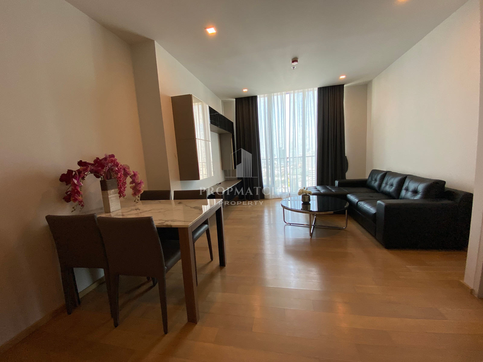 ✨Flash Deal ✨Noble RE:D ( 1Bed 1Bath 53SQM.) พร้อมอยู่ ! เพียง 28,000 บาทต่อเดือน Tel.0981315848@propmatch 