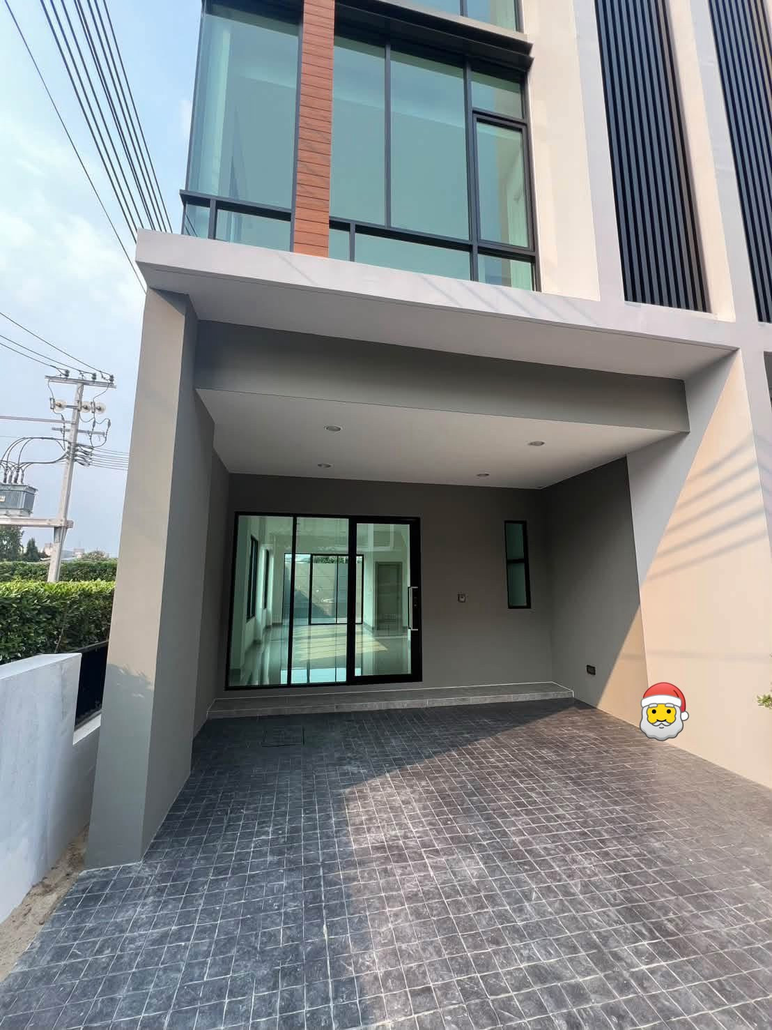 🏡✨ ให้เช่าทาวน์โฮมใหม่ 2 ชั้น Pleno สุขุมวิท–บางนา 4 3 ห้องนอน 3 ห้องน้ำ บ้านใหม่ไม่เคยปล่อยเช่ามาก่อน เฟอร์นิเจอร์และเครื่องใช้ไฟฟ้าครบ พร้อมเข้าอยู่🚫 ไม่รับสัตว์เลี้ยง 📍 ทำเลทอง ติด MEGA Bangna | โครงการน้ำไม่ท่วม 💰 ค่าเช่า 55,000 บาท/เดือน