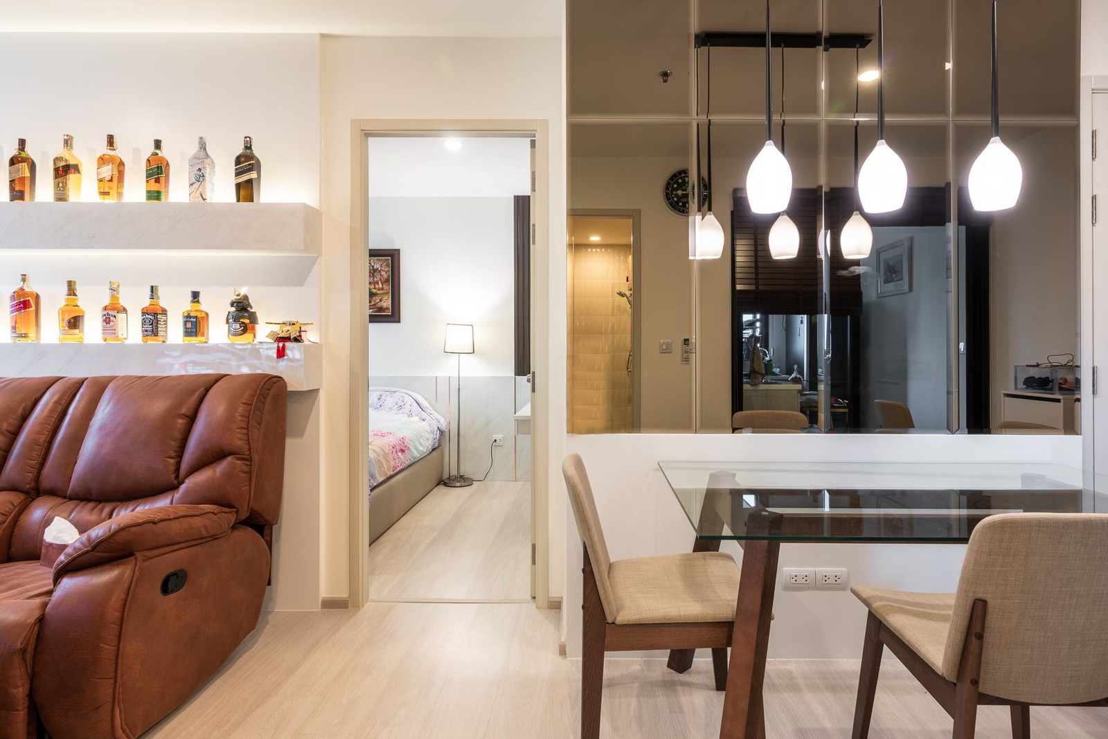For sale: 2 bedrooms, 2 bathrooms, Life Asoke, Nice decorated, ready to move in, very good price.