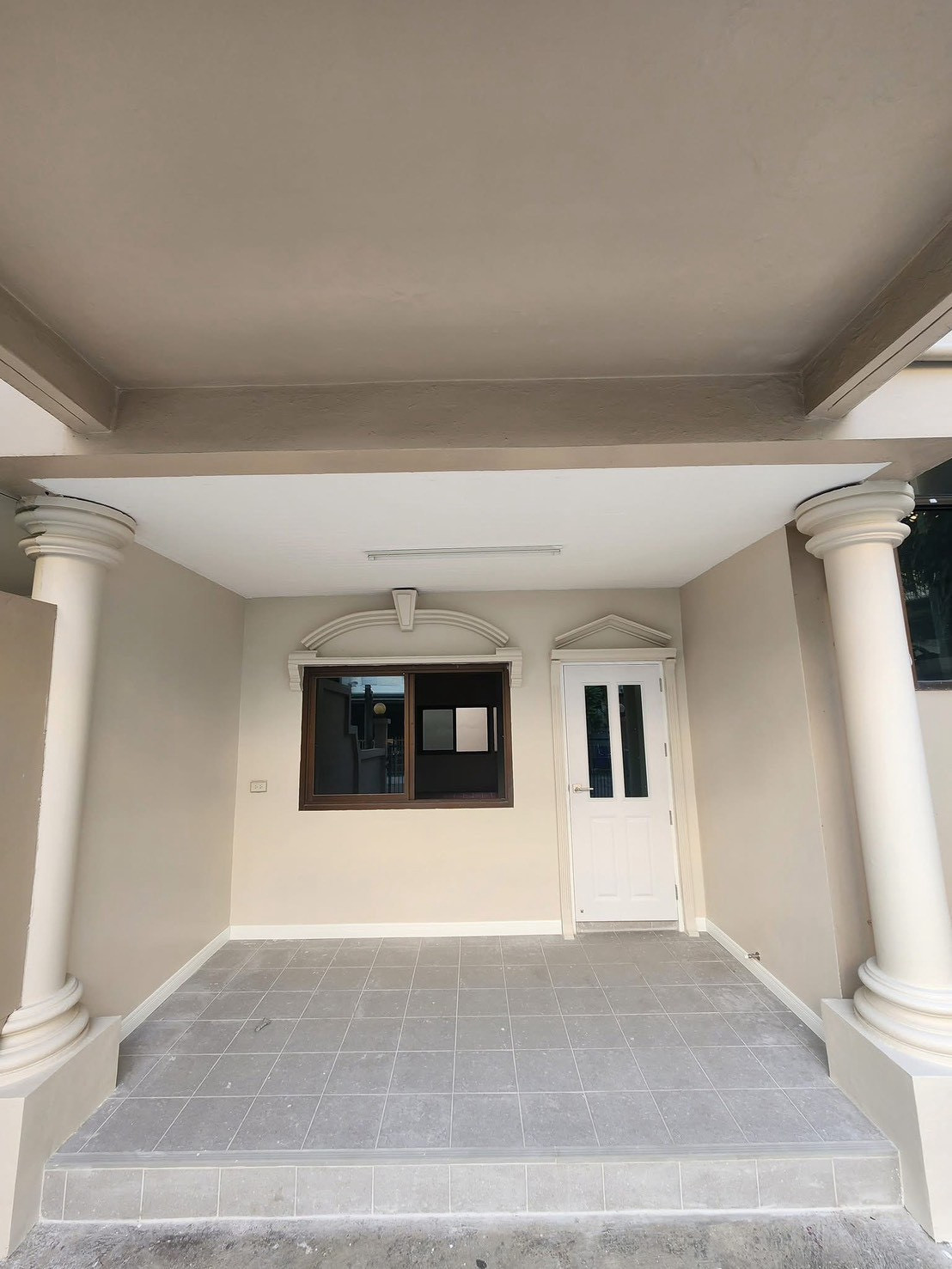 🏡 ทาวน์โฮม 3 ชั้น ซอยลาดพร้าว 84 (ประดิษฐ์มนูธรรม 3) 4 ห้องนอน 3 ห้องน้ำ ตกแต่งใหม่ ทำเลลาดพร้าว–พระราม 9 ใกล้ MRT 💰 ค่าเช่า 45,000 บาท / เดือน – รูปที่ 2