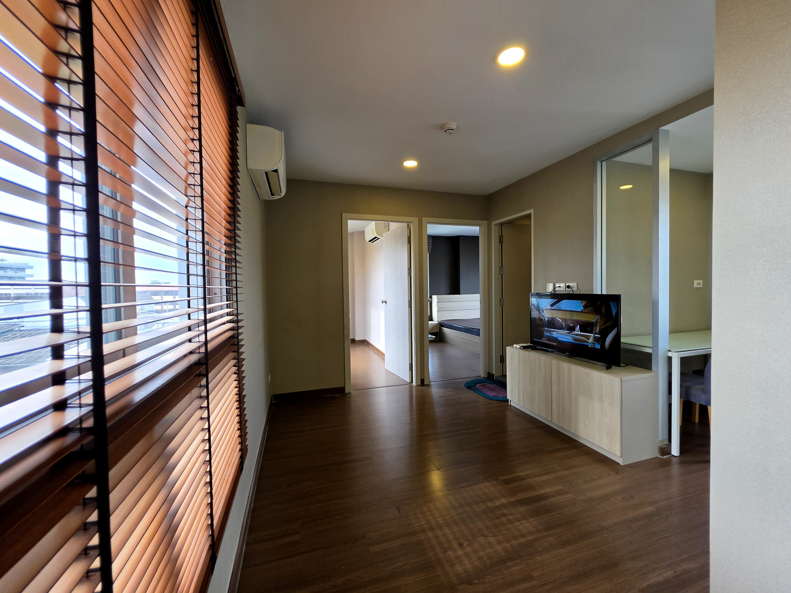 Available, 2 bedroom type**There are 3 directions, north, east, west, good ventilation** For rent, Chewathai Hallmark Charan 13, hard to find. Available, 2 bedroom type**There are 3 directions, north, east, west, good ventilation** For rent, Chewathai Hallmark Charan 13, hard to find.