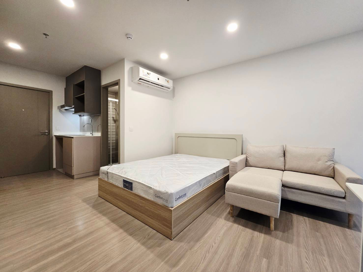 !! Beautiful room for rent, Condo Aspire Sukhumvit-Rama 4, near BTS Phra Khanong. !! Beautiful room for rent, Condo Aspire Sukhumvit-Rama 4, near BTS Phra Khanong.